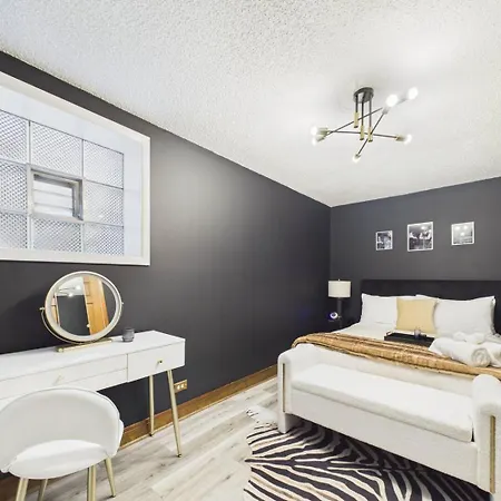 Wrigley Luxe 3br Free Parking Apartment Chicago