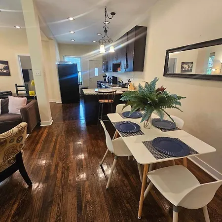 2 Bedroom Unit In Uptown