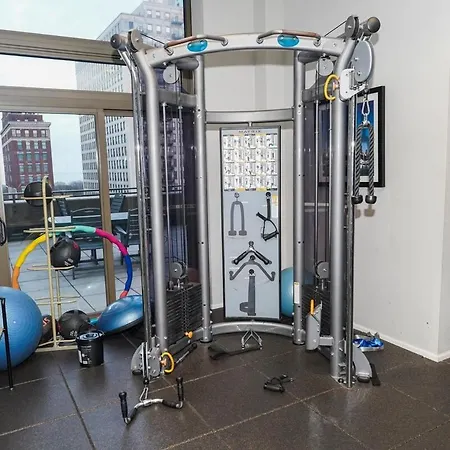 Apartment South Loop 2br Skyline Views - 5 Min To Grant Park