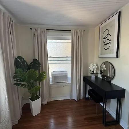Walk To The • Private Office • 5br Apartment *