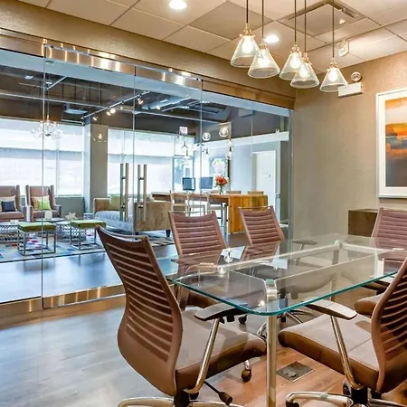Landing Stylish 2bd Gym Rooftop Lounge