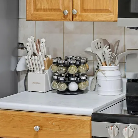 Apartment 3br Near O'hare • Office • Coffee Bar • Sleeps 9 *