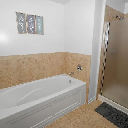 Apartment 18th Floor 2br Grant Park With Balcony, Gym *