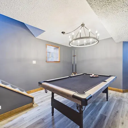 Wrigley Luxe 3br Free Parking Apartment *