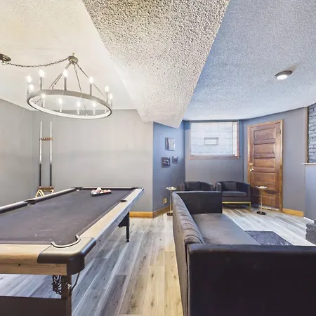 Wrigley Luxe 3br Free Parking Apartment Chicago