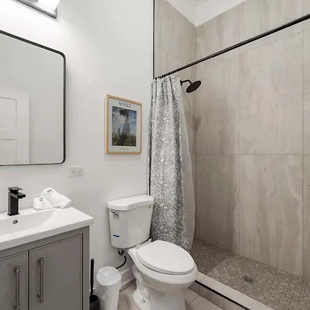 Apartment Spacious 3bd West Town Next To Kasama Chicago