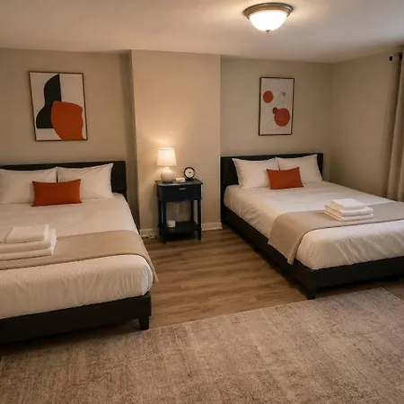 Apartment Mccormick Meetup - Prime Location - Sleeps 16 *