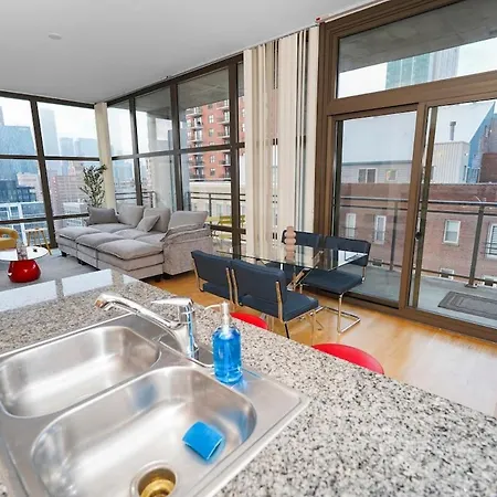 Prime 2br Skyline - 5 Min To Museum Campus Apartment *