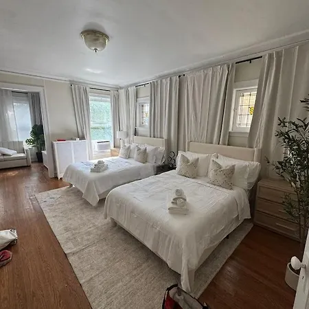 Walk To The • Private Office • 5br Apartment *
