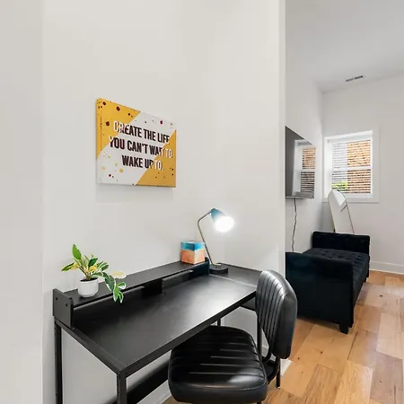 Spacious 3bd West Town Next To Kasama Apartment