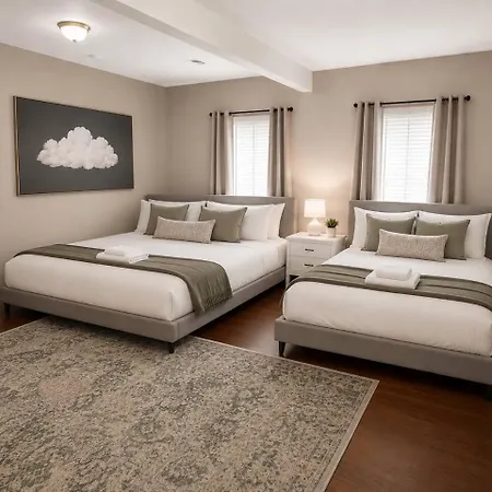 Apartment Mccormick Meetup - Prime Location - Sleeps 16 Chicago