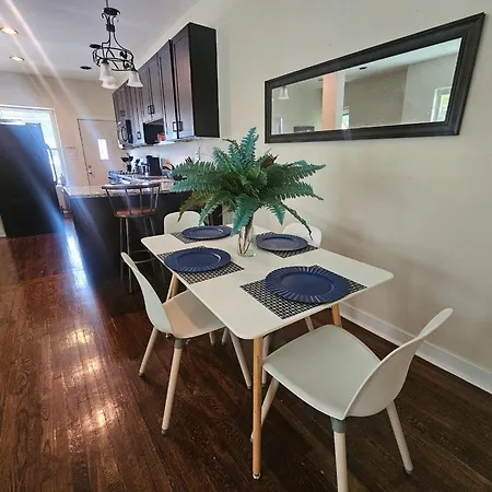 2 Bedroom Unit In Uptown Apartment Chicago