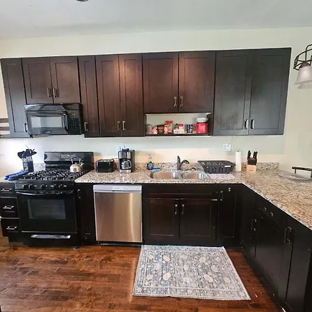 2 Bedroom Unit In Uptown Apartment Chicago