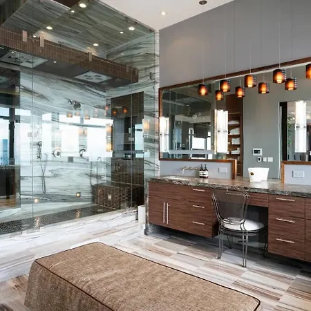 Apartment Expansive Views Of Michigan