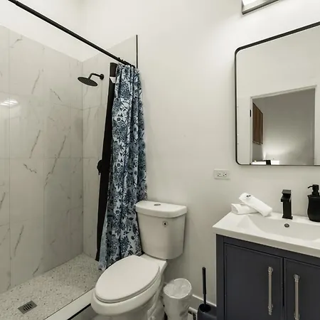 Apartment Spacious 3bd West Town Next To Kasama