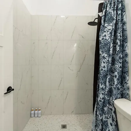 Apartment Spacious 3bd West Town Next To Kasama *