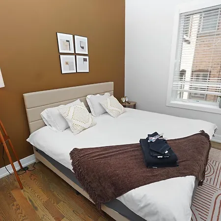 Spacious 4br West Loop Retreat With Optional Parking * Chicago