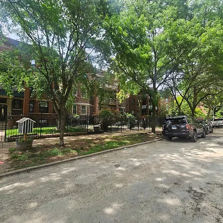 Apartment 2 Bedroom Unit In Uptown