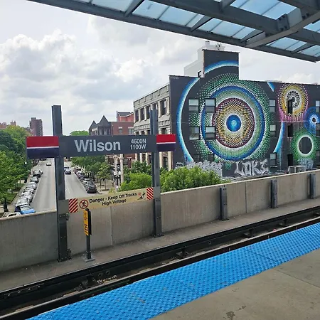 2 Bedroom Unit In Uptown Apartment Chicago