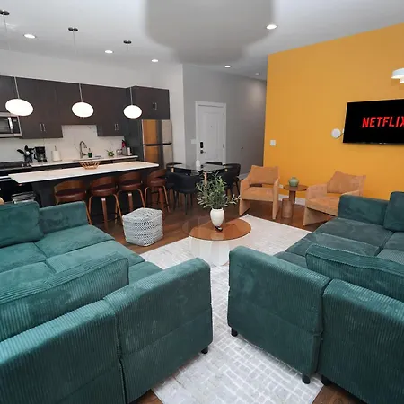 Spacious 4br West Loop Retreat With Optional Parking Chicago