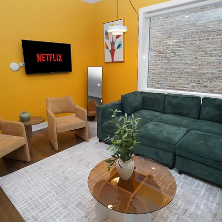 Spacious 4br West Loop Retreat With Optional Parking Apartment Chicago