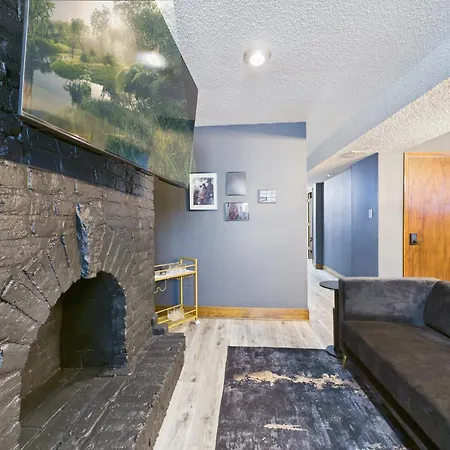 The Dakin Estate 4br Art Deco Speakeasy Duplex Apartment Chicago