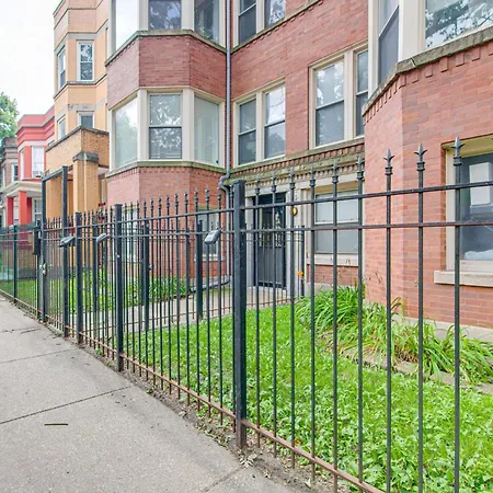 1 Mi To Washington Park: Spacious 1st-floor Condo! * Chicago