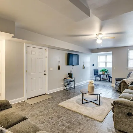 1 Mi To Washington Park: Spacious 1st-floor Condo! Holiday home Chicago