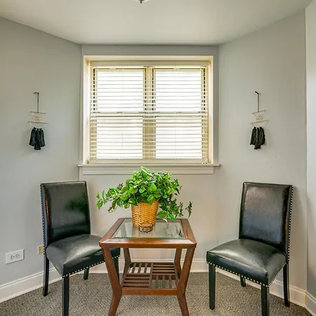 1 Mi To Washington Park: Spacious 1st-floor Condo! * Chicago