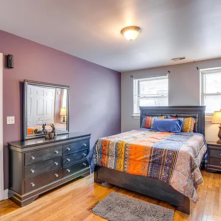Holiday home 1 Mi To Washington Park: Spacious 1st-floor Condo! *