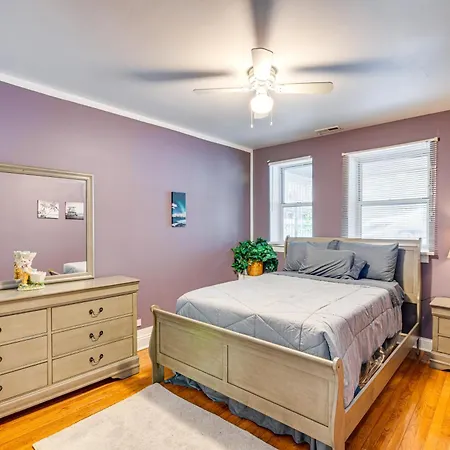 1 Mi To Washington Park: Spacious 1st-floor Condo! Holiday home Chicago