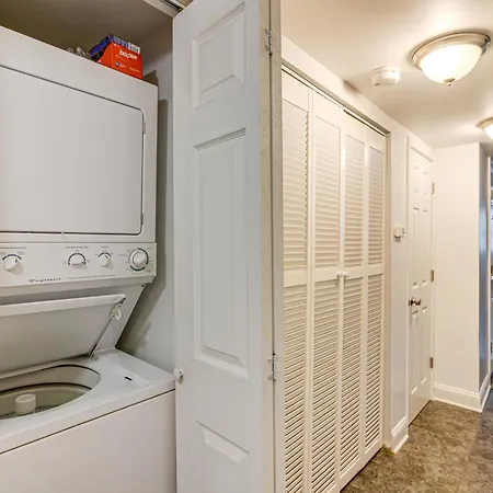 1 Mi To Washington Park: Spacious 1st-floor Condo! *