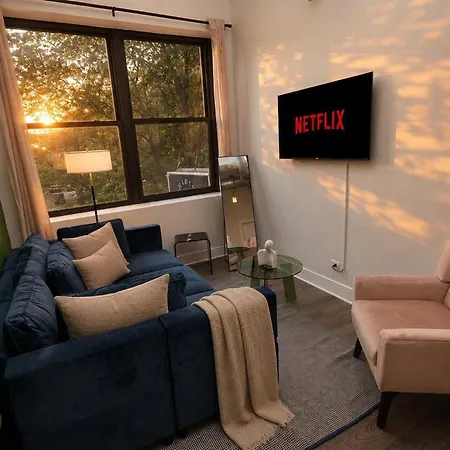Cozy 2br Near Mccormick & Wintrust With Opt Parking Apartment Chicago
