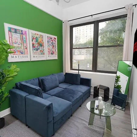 Cozy 2br Near Mccormick & Wintrust With Opt Parking