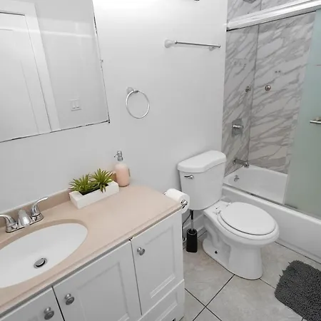Cozy 2br Near Mccormick & Wintrust With Opt Parking Apartment