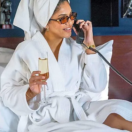 Sofitel Magnificent Mile Hotel 5*