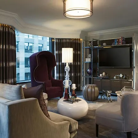 Hotel Renaissance Downtown 4*