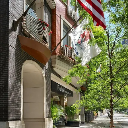 Hotel Fairfield And Downtown/ Magnificent Mile