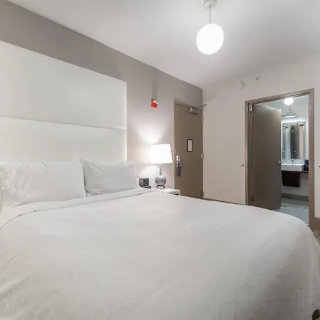 Hotel Express - Magnificent Mile By Ihg