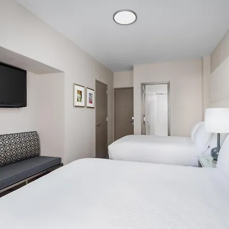 Hotel Express - Magnificent Mile By Ihg