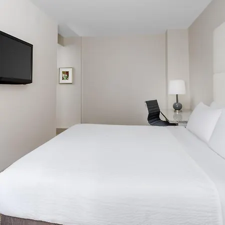 Hotel Express - Magnificent Mile By Ihg