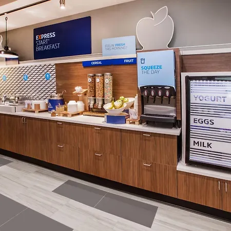 Hotel Express - Magnificent Mile By Ihg Chicago