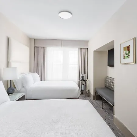 Express - Magnificent Mile By Ihg Hotel 3*