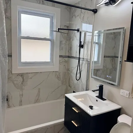 Stylish Retreat Apartment Chicago