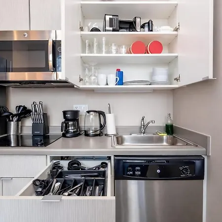 Modern 2br In South Loop Near Soldier Field, Grant Park, Downtown, & Lakefront Trail *
