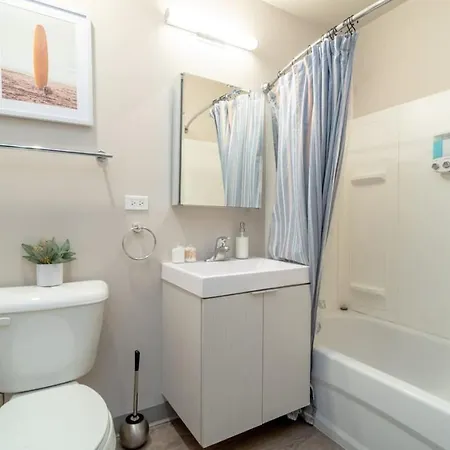 Apartment Bright 2br With Gym And Optional Parking Near Soldier Field, Museum Campus, Mccormick Place