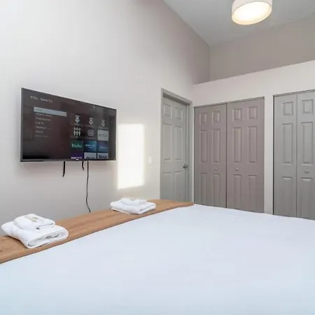 Bright 2br With Gym And Optional Parking Near Soldier Field, Museum Campus, Mccormick Place * Chicago