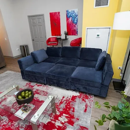Bright 2br With Gym And Optional Parking Near Soldier Field, Museum Campus, Mccormick Place *