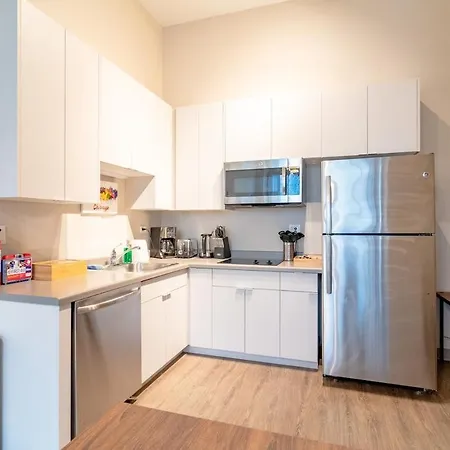 Mccormick Oasis With Balcony, Optional Parking, Patio And Gym Sleeps 6 Near Mccormick Place, Grant Park, Soldier Field & Museum Campus * Chicago