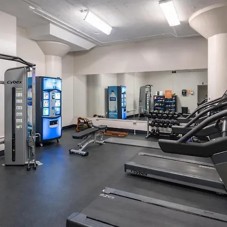 Mccormick Oasis With Balcony, Optional Parking, Patio And Gym Sleeps 6 Near Mccormick Place, Grant Park, Soldier Field & Museum Campus Apartment Chicago